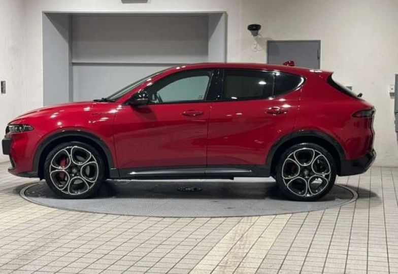 Alfa Romeo Tonale Red