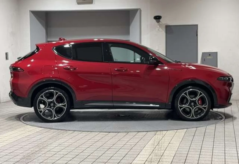 Alfa Romeo Tonale Red