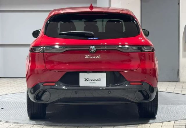 Alfa Romeo Tonale Red