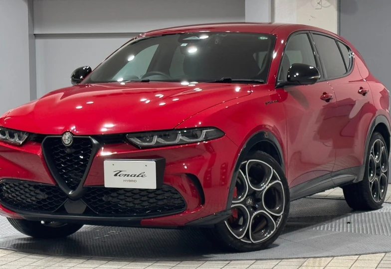 Alfa Romeo Tonale Red