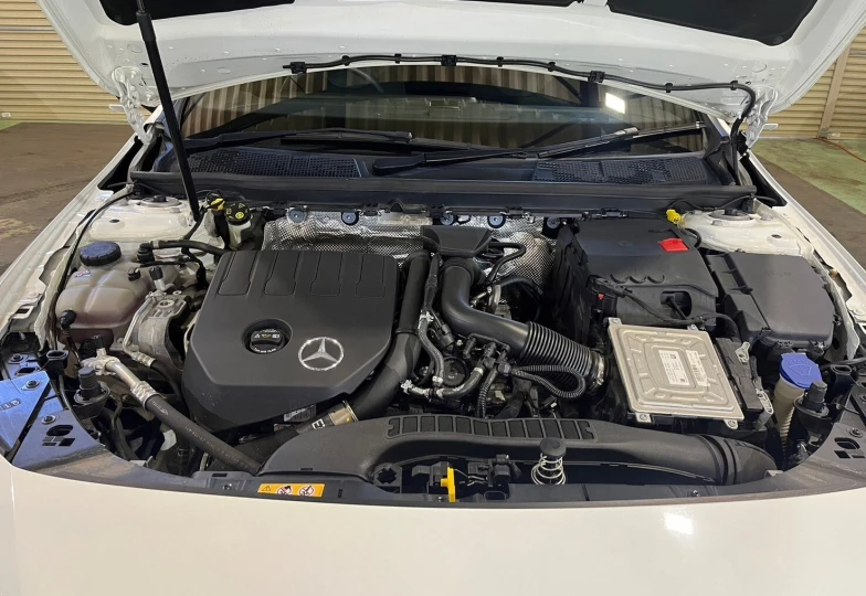 Mercedes CLA-class Белый