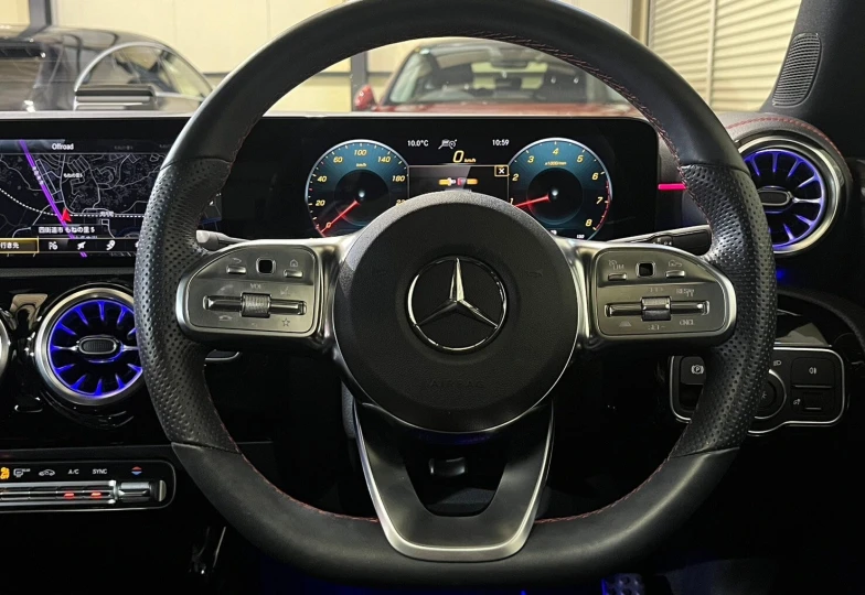 Mercedes CLA-class Белый