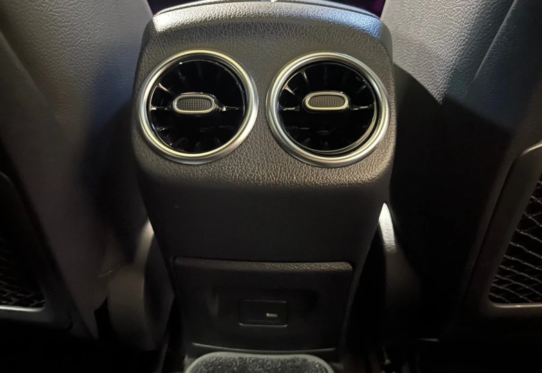Mercedes CLA-class Белый