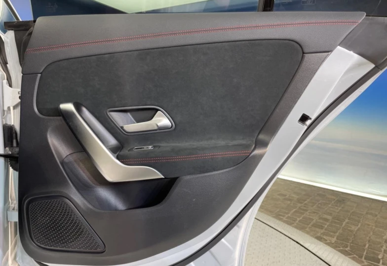 Mercedes CLA-class Белый