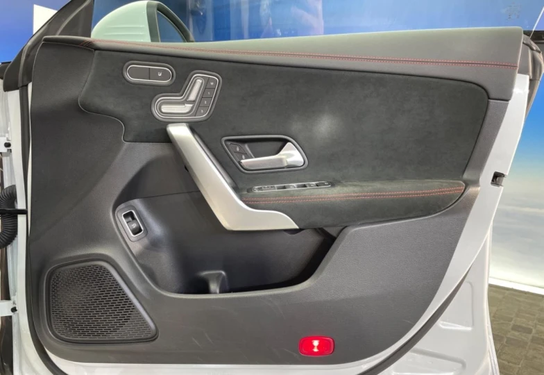 Mercedes CLA-class Белый