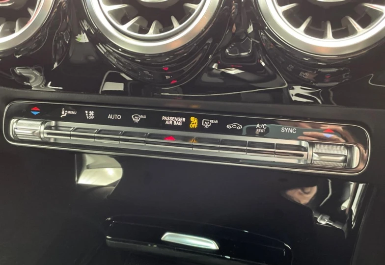 Mercedes CLA-class Белый