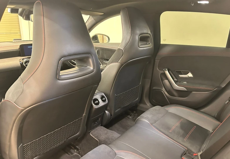 Mercedes-benz CLA-class Черный
