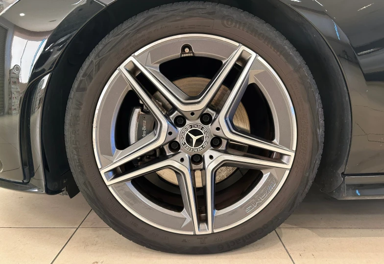 Mercedes-benz CLA-class Черный