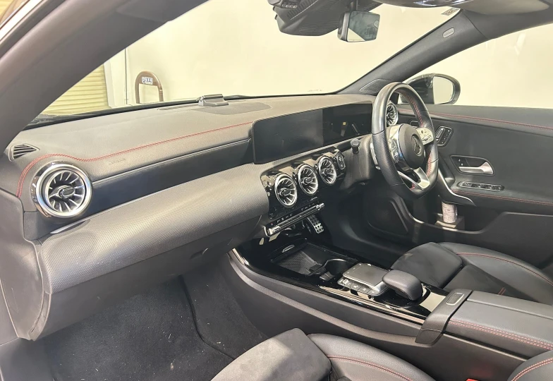 Mercedes-benz CLA-class Черный