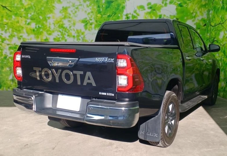 Toyota Hilux Синий