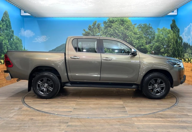 Toyota Hilux Коричневый
