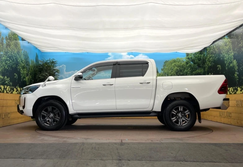 Toyota Hilux Белый