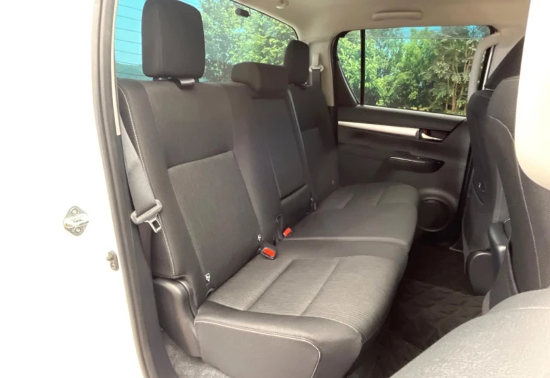 Toyota Hilux Белый