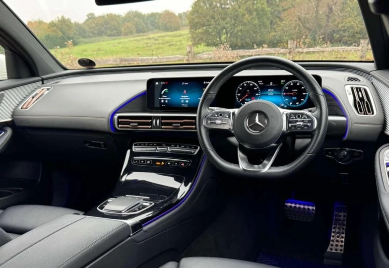 Mercedes EQC Белый