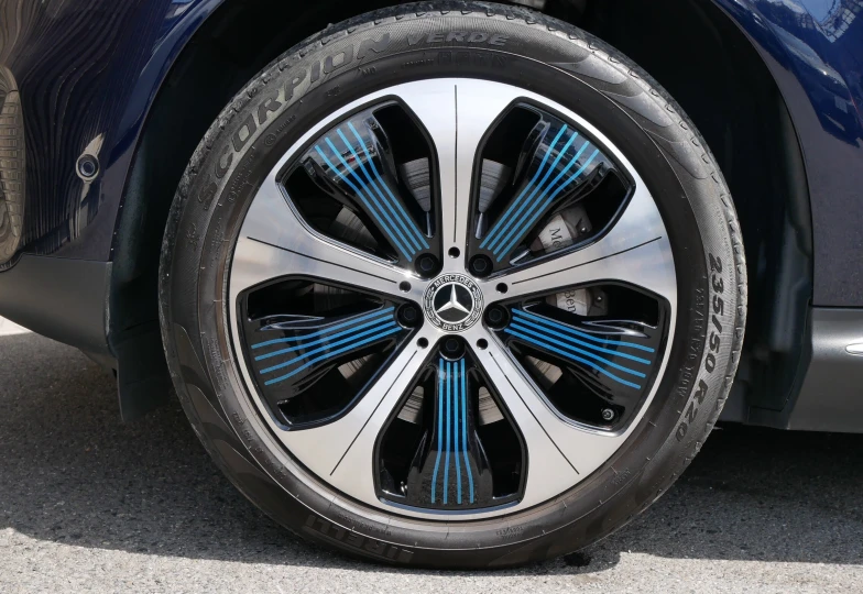 Mercedes EQC Черный