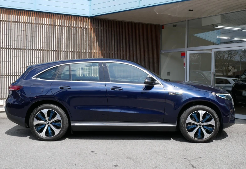 Mercedes EQC Черный