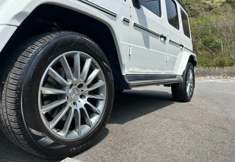 Mercedes G-class Белый