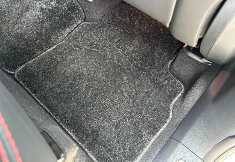 Mercedes G-class Белый