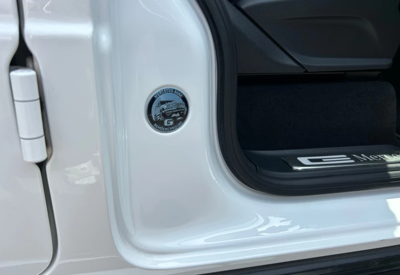 Mercedes G-class Белый