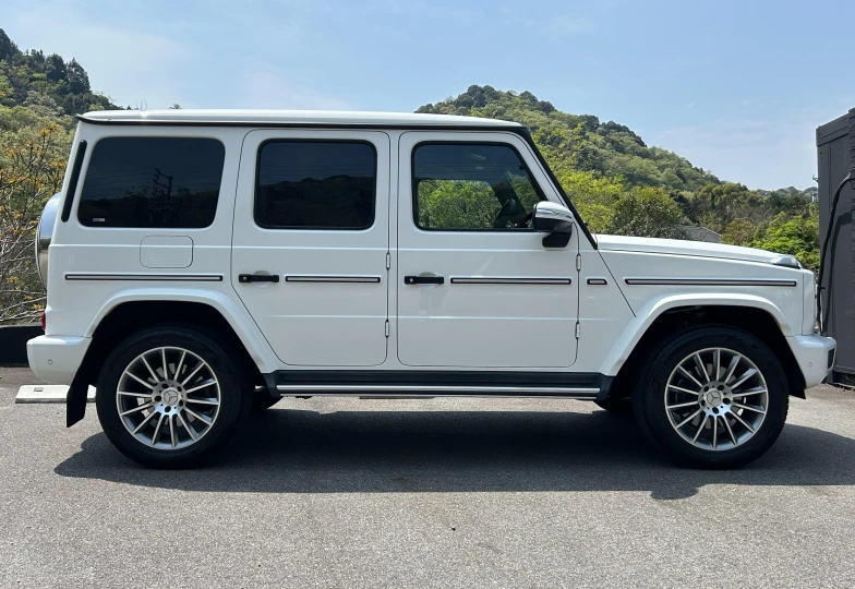Mercedes G-class Белый