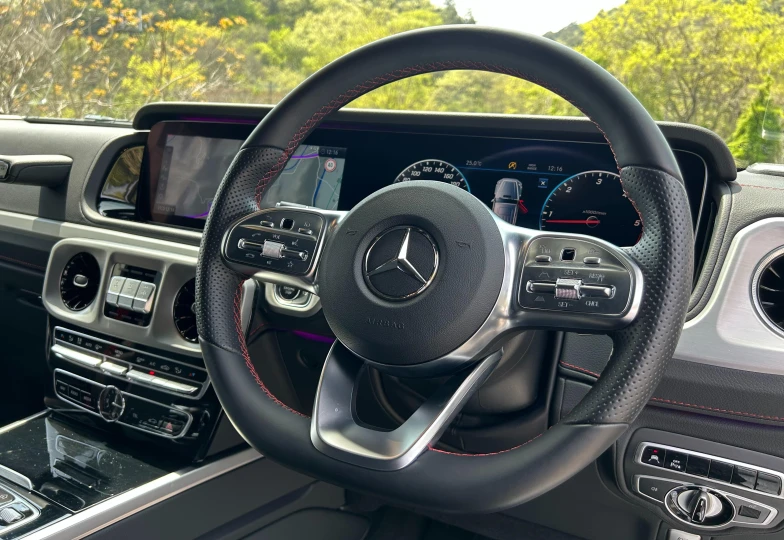 Mercedes G-class Белый