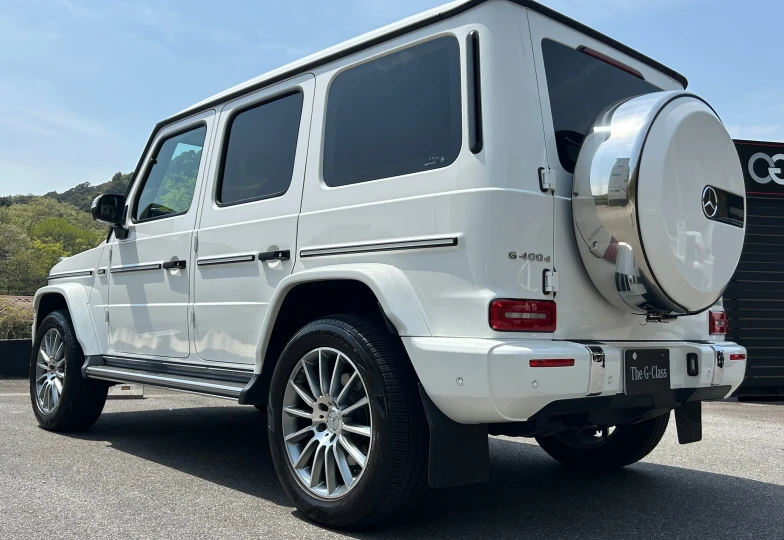 Mercedes G-class Белый
