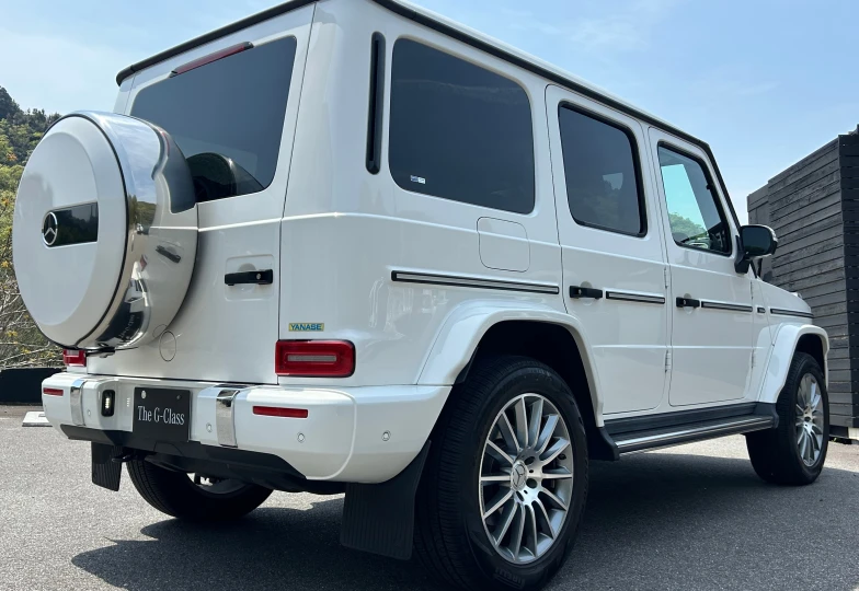 Mercedes G-class Белый