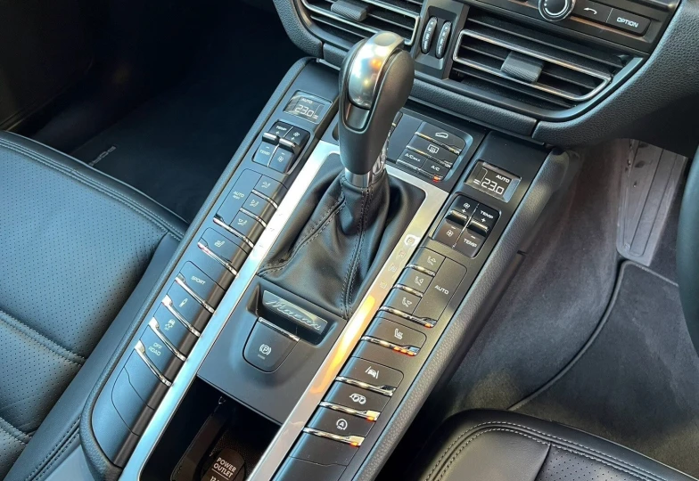 Porsche Macan Черный