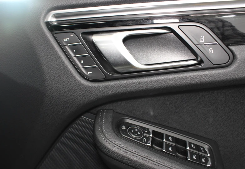 Porsche Macan Белый