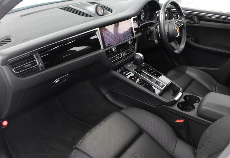 Porsche Macan Белый