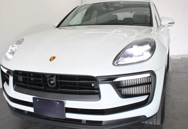Porsche Macan Белый
