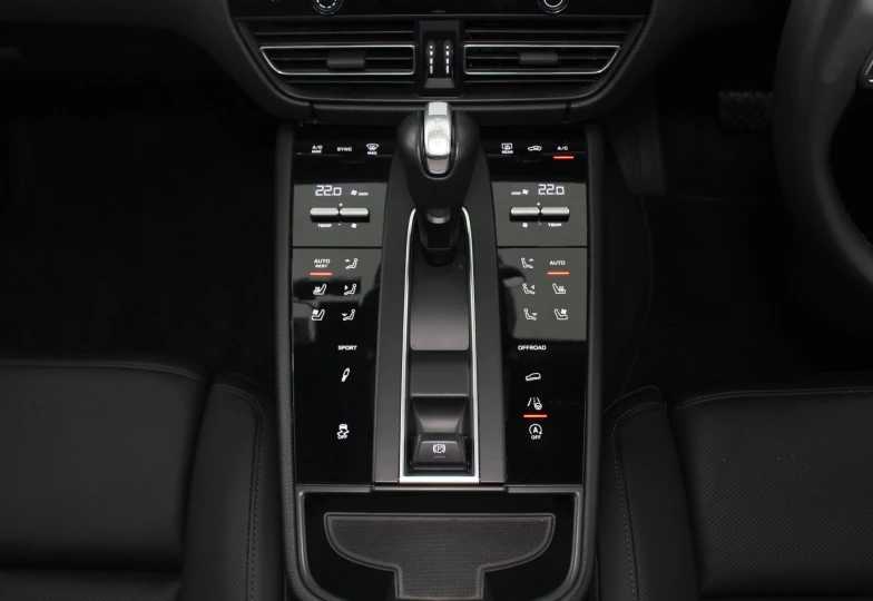 Porsche Macan Белый