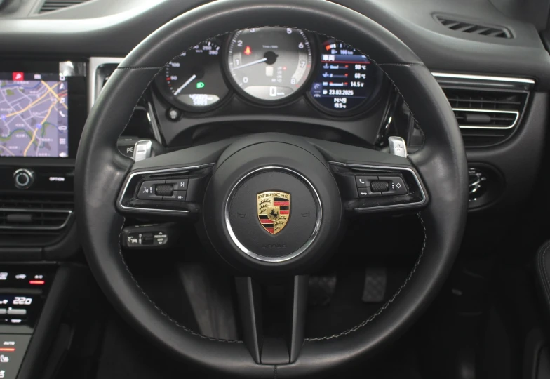 Porsche Macan Белый