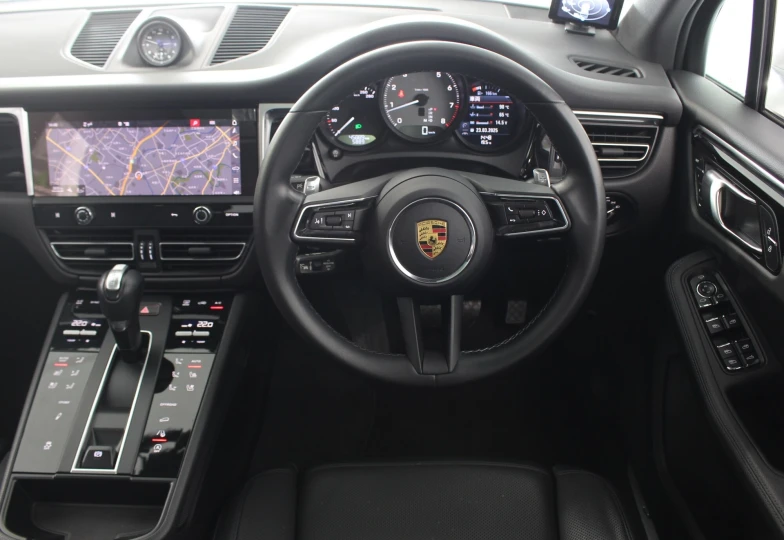 Porsche Macan Белый