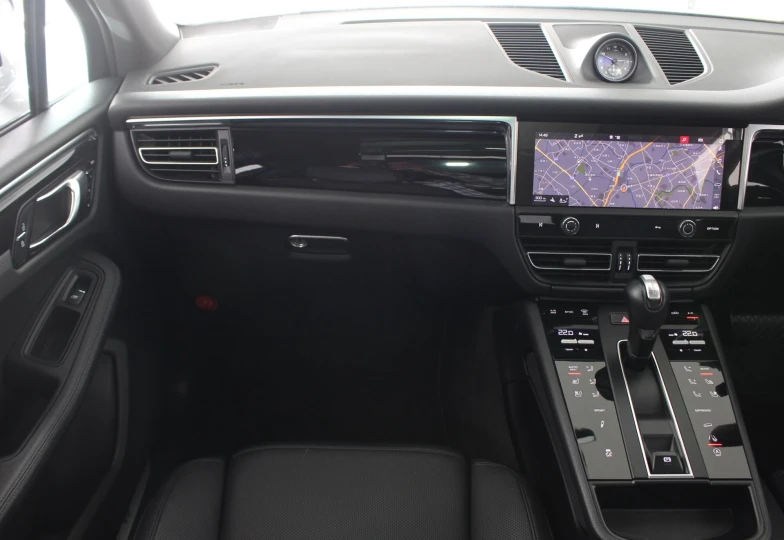 Porsche Macan Белый