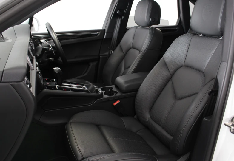 Porsche Macan Белый
