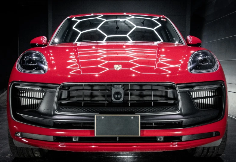 Porsche Macan Красный