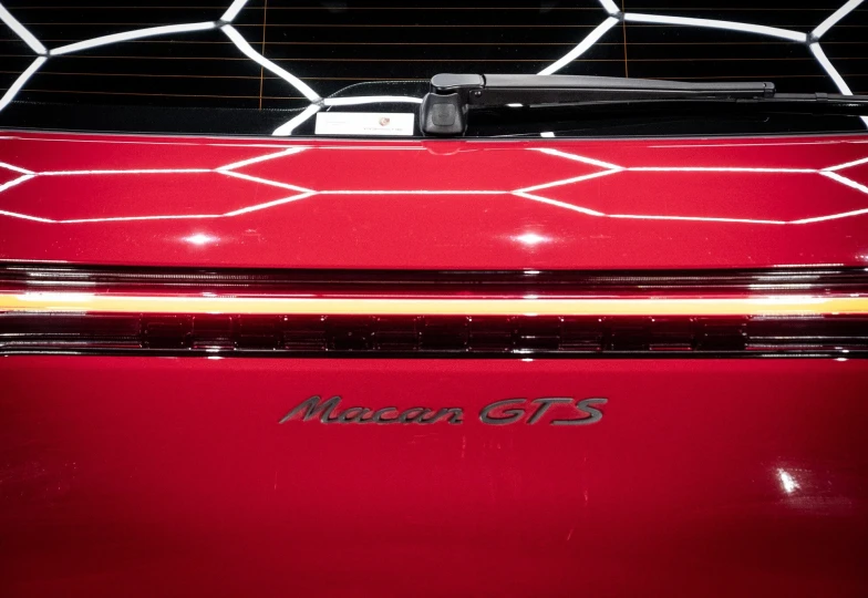 Porsche Macan Красный