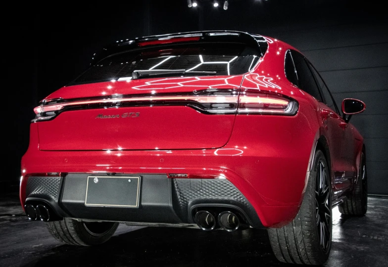 Porsche Macan Красный