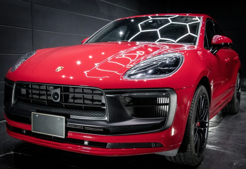 Porsche Macan Красный