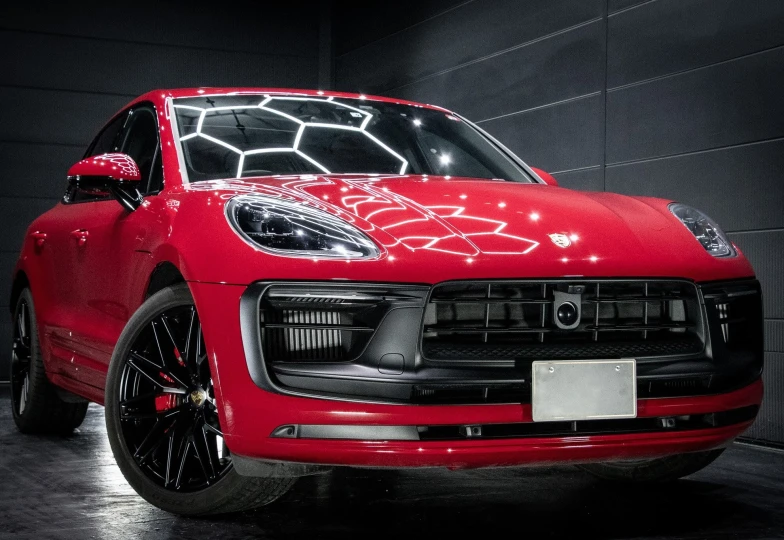 Porsche Macan Красный
