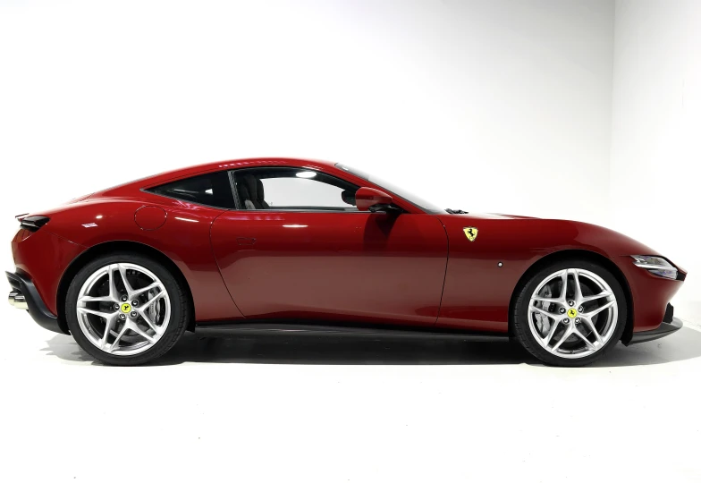 Ferrari Roma Красный