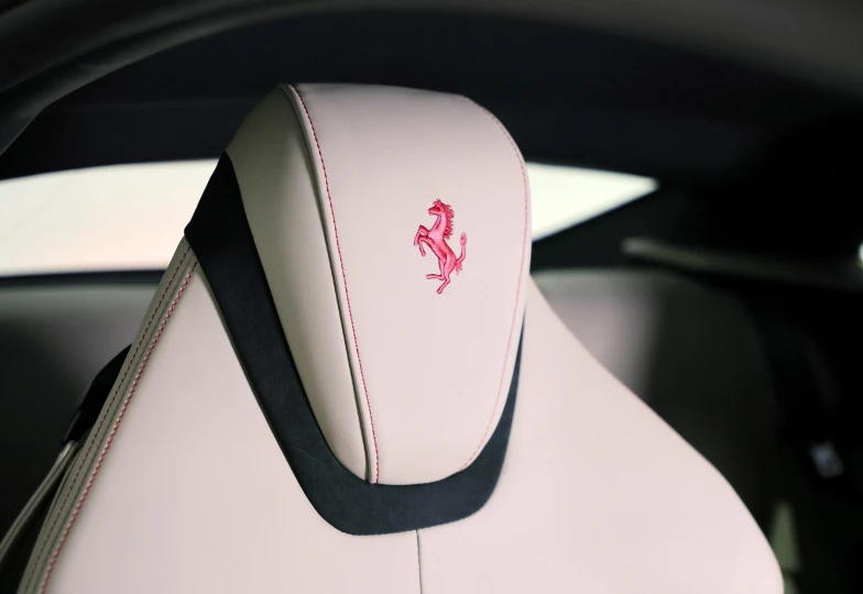 Ferrari Roma Красный