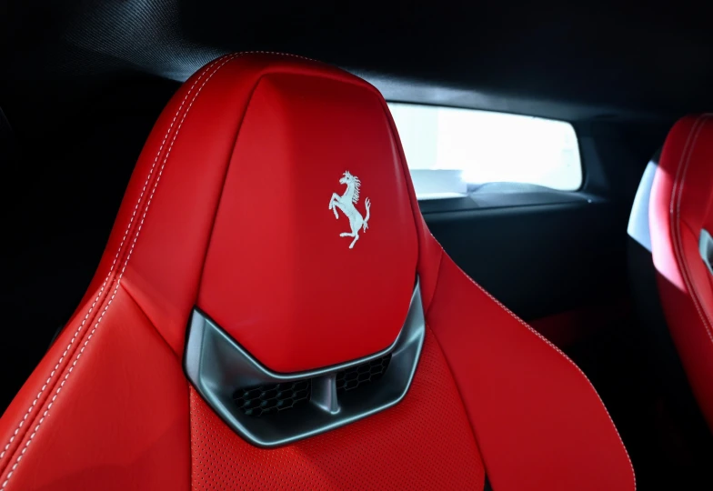 Ferrari 296 GTB Белый