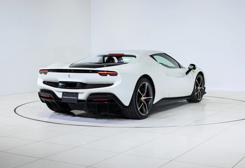 Ferrari 296 GTB Белый