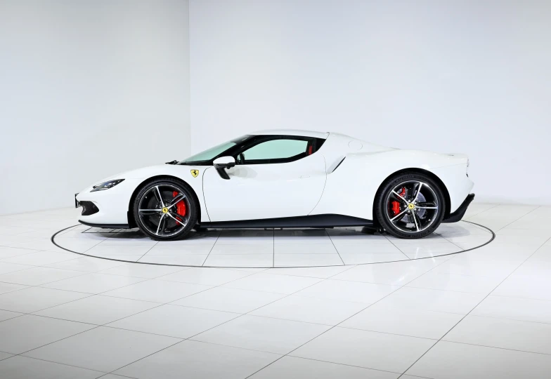 Ferrari 296 GTB Белый