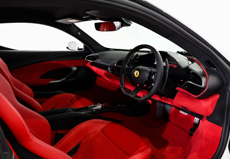 Ferrari 296 GTB Белый