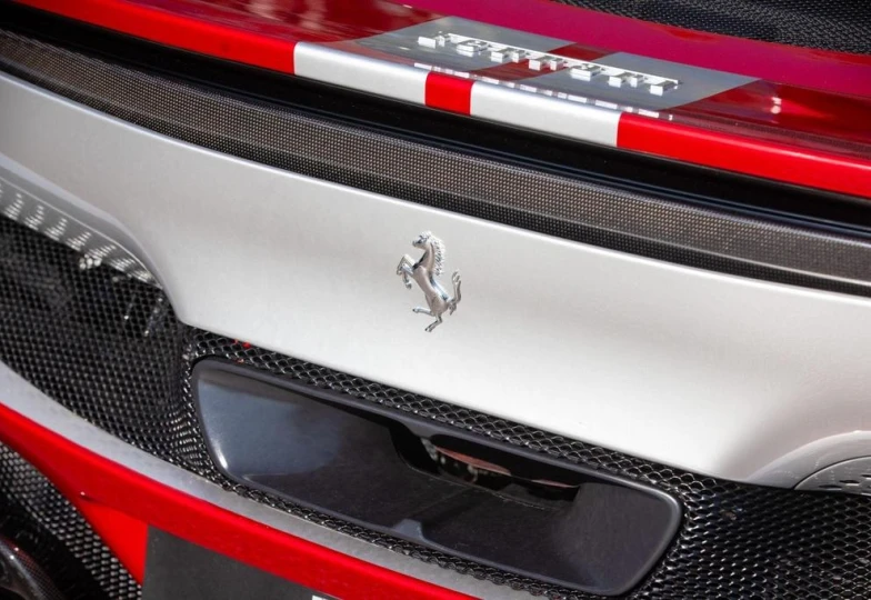 Ferrari 296 GTS Красный