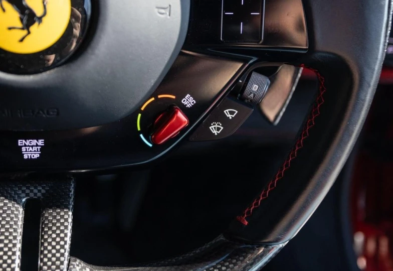 Ferrari 296 GTS Красный