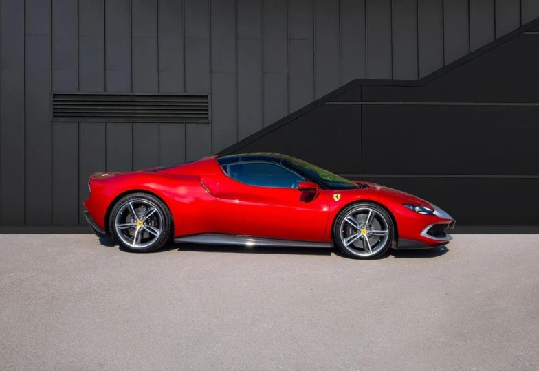 Ferrari 296 GTS Красный